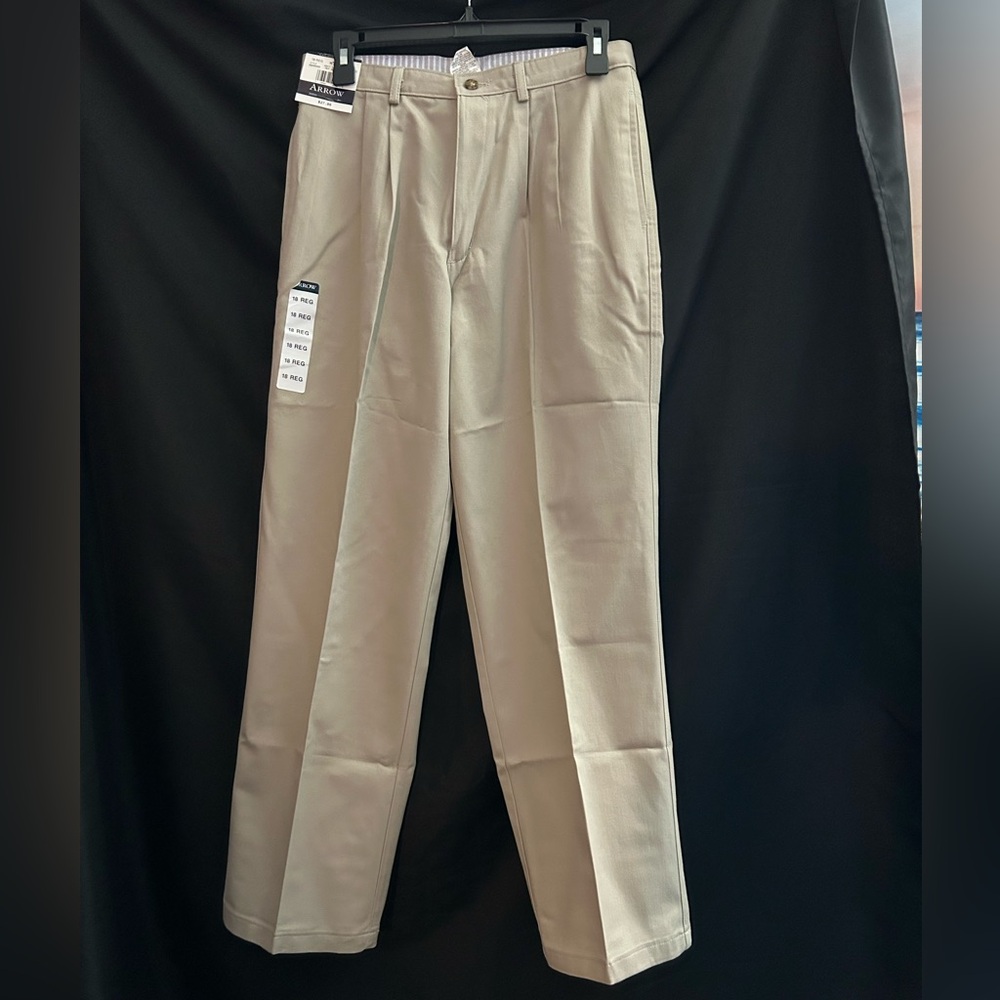 Arrow Men's Classic Pleated Khaki Pants Wrinkle Free Stain Repellent 29x30 NWT